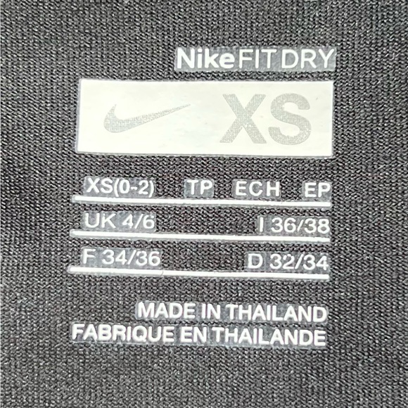 Nike FIT DRY Women’s Athletic Workout Capri Leggings Size XS - Picture 4 of 4